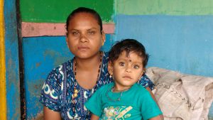 sangeetha-with-her-mother-nagamma